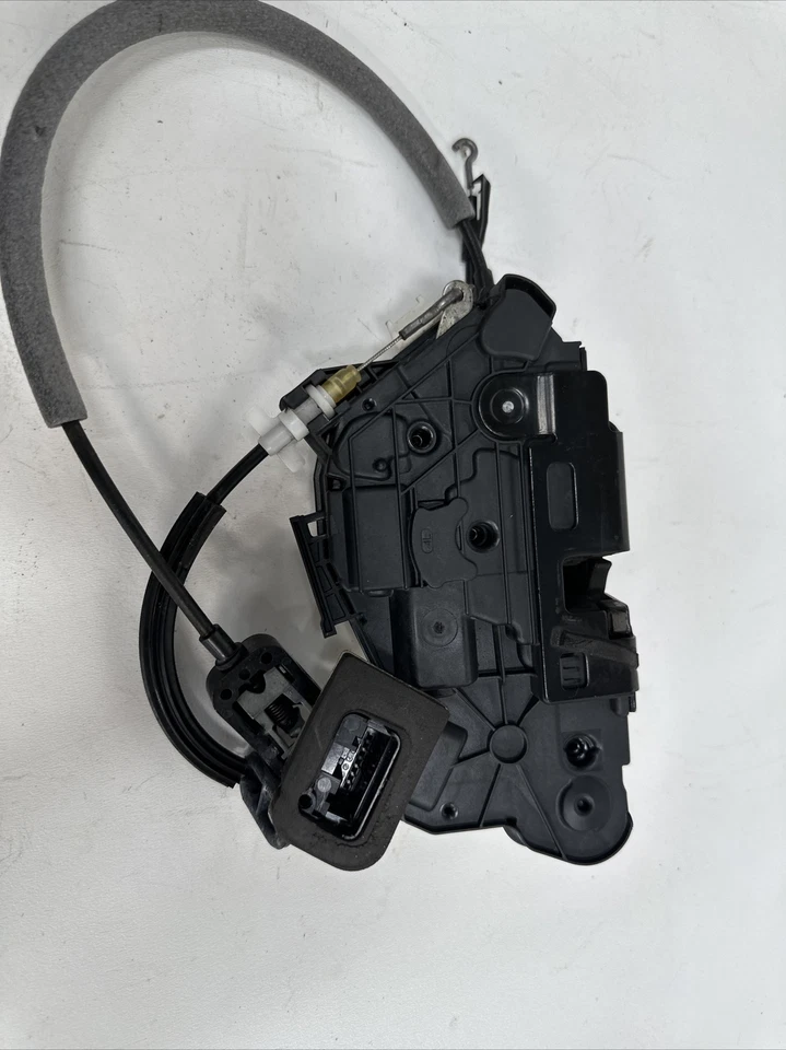 2011-16 Volkswagen Jetta Passat Beetle Left Driver Door Lock Actuator 5K1837015C - Image 3 of 3