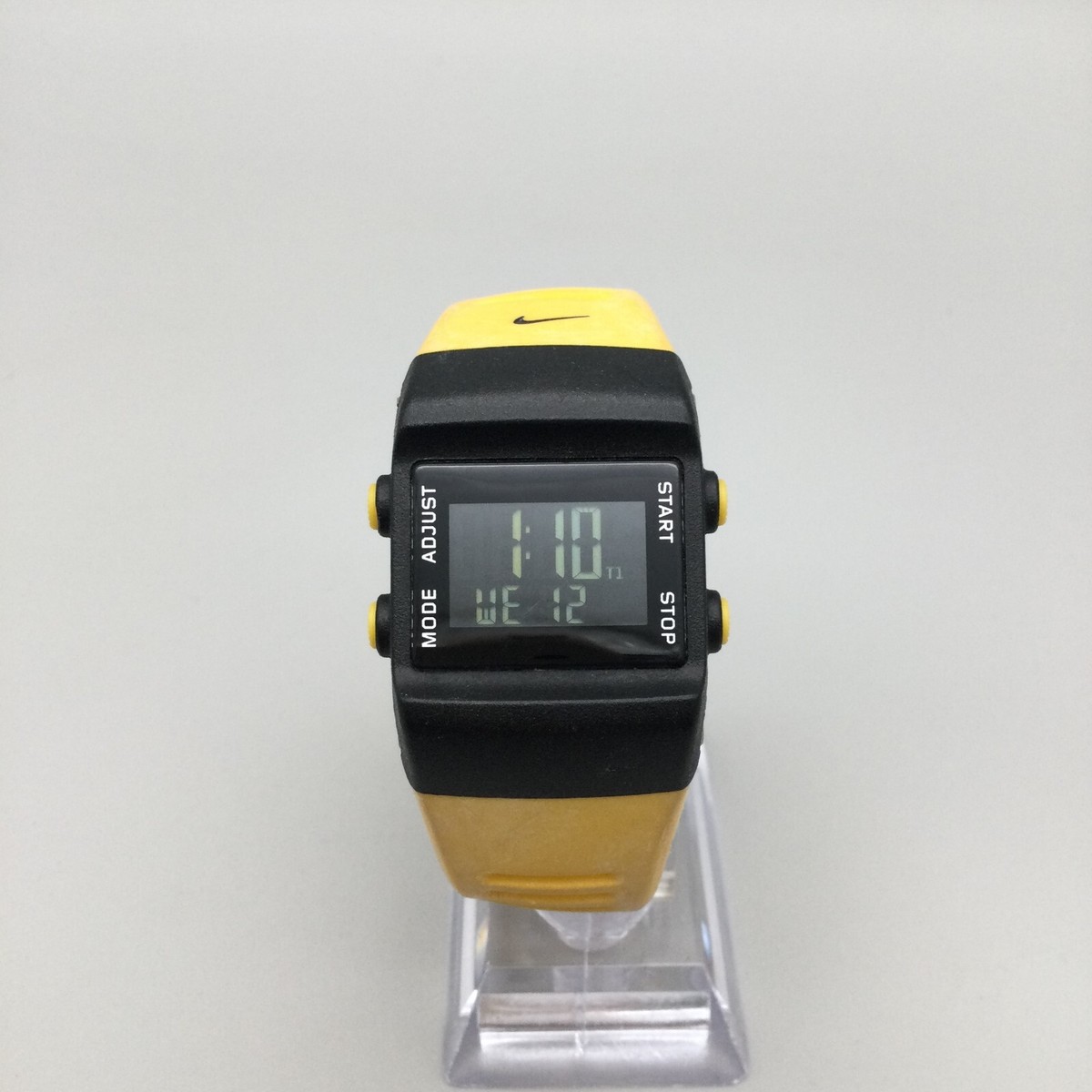 時計 00s NIKE digital watch black yellow Nike Digital Watch Women 31mm Black Yellow WK0015 50M Day