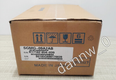 New in box Yaskawa SGMG-09A2AB AC Servo Motor with encoder UTOPH-81AWF