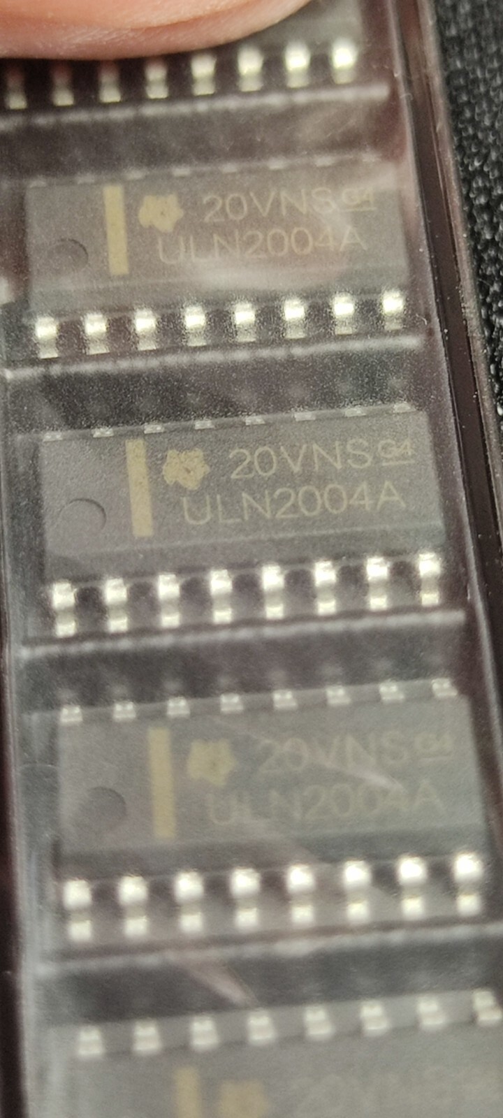 ULN2004A - SO16 CMS SMD