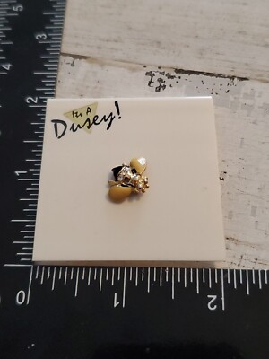 ''Its a Dusey!'' small bee pin with rhinestones on card nb