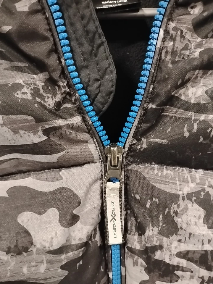 Zeroxposur Boys M-8 Youth Grey and Black Camo Ski Snow Jacket Winter  - Image 4 of 4