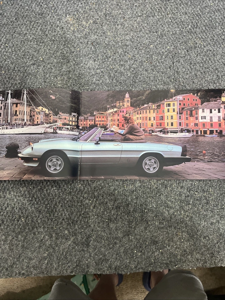 Catálogo folleto de venta de autos originales Alfa Romeo Spider Veloce 1983 Foto 2 de 4