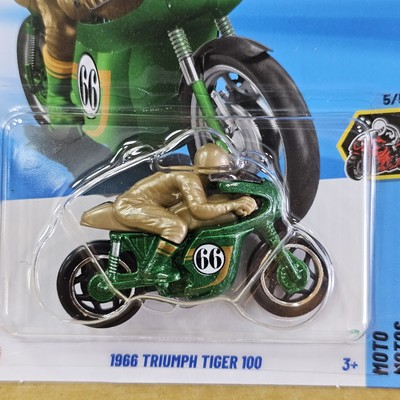 2025 HOT WHEELS MAINLINE CASE N REGULAR TREASURE HUNT 1966 TRIUMPH