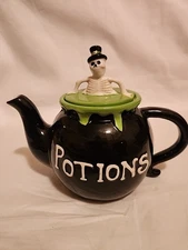 Potter's Studio Potions Cauldron Halloween Ceramic Tea Pot Rare 