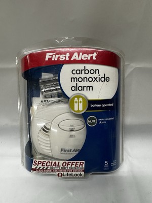 First Alert Carbon Monoxide Alarm Model CO400 Battery Powered Alarm