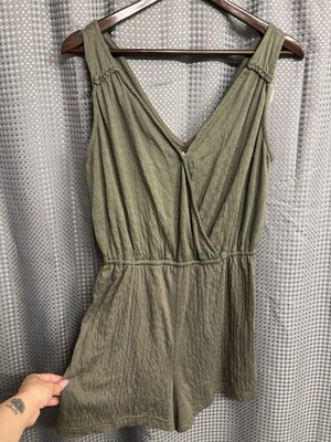 Universal Thread Olive Sleeveless V-Neck Romper Women's Size M Solid One-Piece