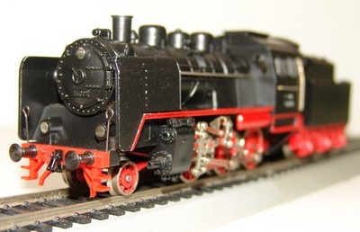 FLEISCHMANN  DC HO 1350 24 001 STEAM LOCOMOTIVE (L15)