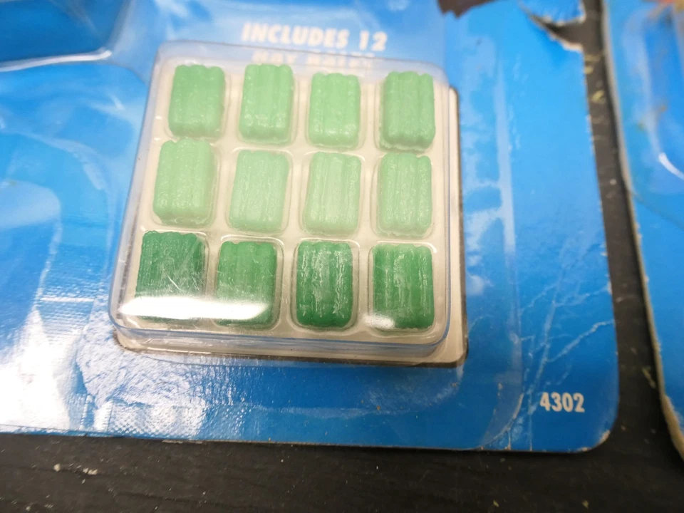 ERTL Farm Country/Machines Lot of 3 1/64 Scale - Image 3 of 4