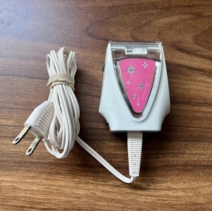 Lady Remington Vintage Electric Shaver VTG 1969 Lighted Tested Working Pink 