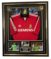 Espositore CORNICIATO foto firmata Iker Casillas con camicia maglia autografata