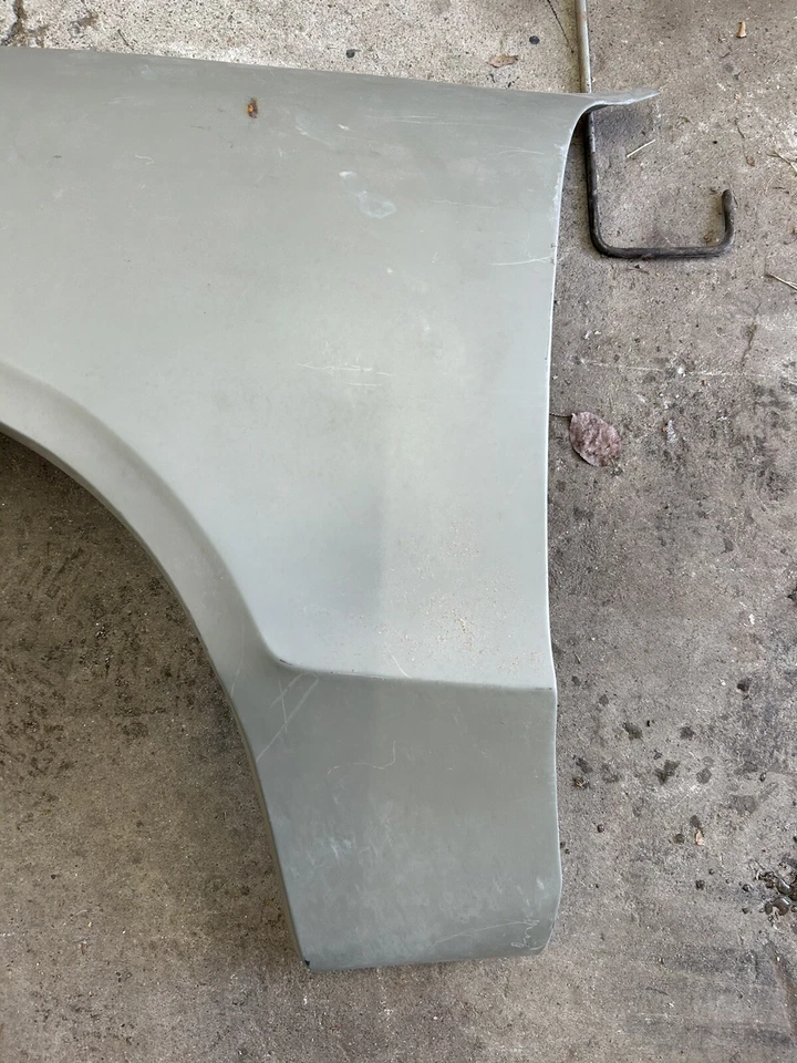 NOS 金属 LH 司机侧挡泥板 适合 1973 - 1978 Datsun B210 — 第 4/4 张图片