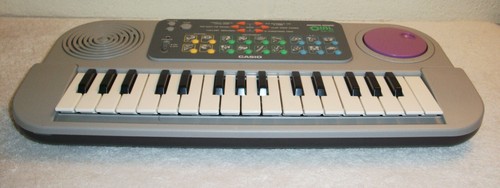Teclado musical pequeño Casio SA-40 con dial Magic Sound excelente estado - Imagen 2 de 6