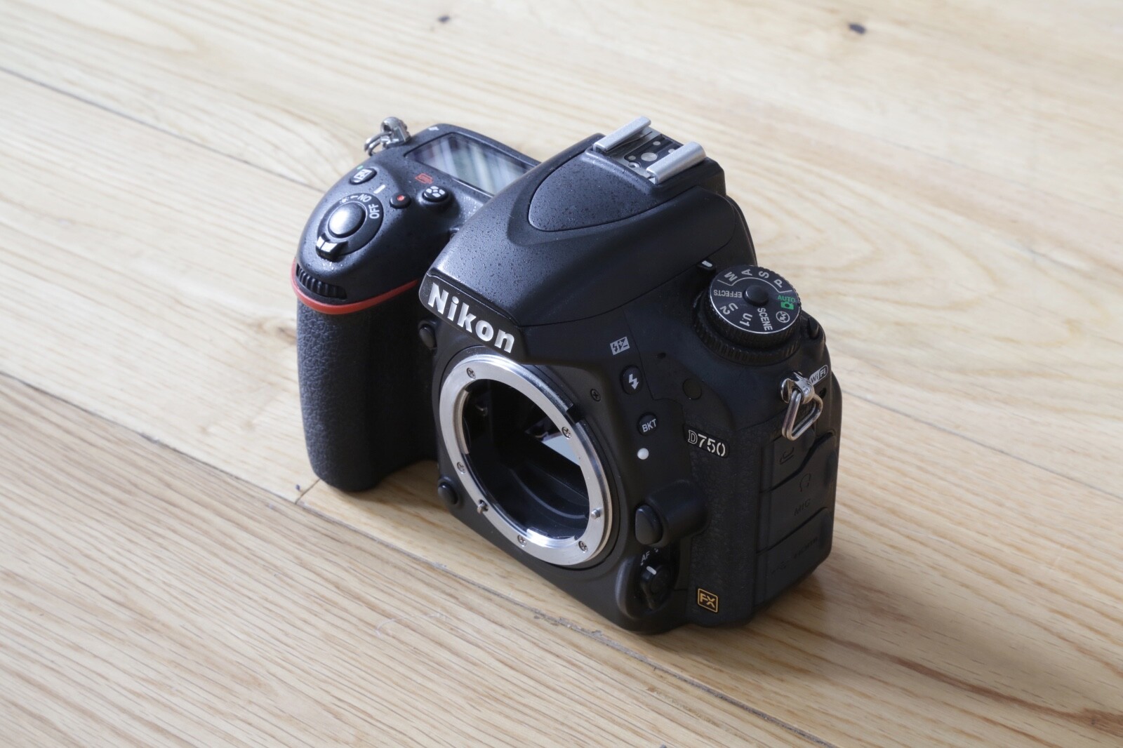 Nikon D750 Digital SLR Camera (Body Only) ***Low Shutter Count 33701