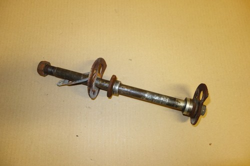 Honda XLR250 R XLR250 R MD22 rear wheel axle spindle with spacers - Picture 5 of 5
