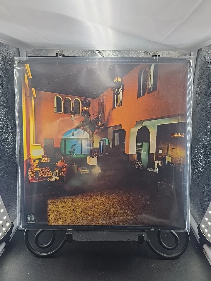 The Eagles Vinyl Hotel California LP 1976 7E-1084 RCA Club Edition VG+/VG Poster - Image 2 of 4
