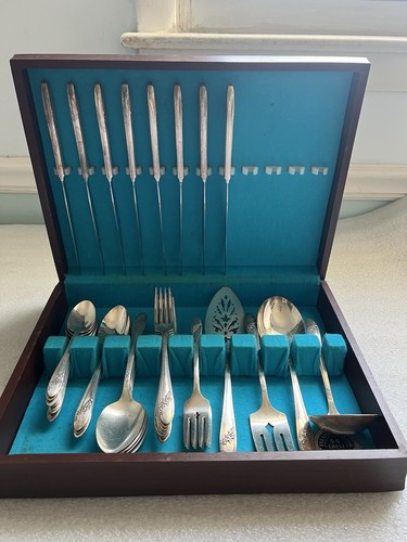 Vintage Oneida Community Tudor Plate Flatware Set with Wooden Case 45 Piece - Picture 1 of 19