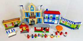 (9311) LEGO EDUCATION: City Buildings Set Retired w/9 Minifigures Town Rare
