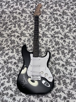 Kelly Clarkson Signed Fender Electric Guitar (Squier Bullet Stratocaster)!