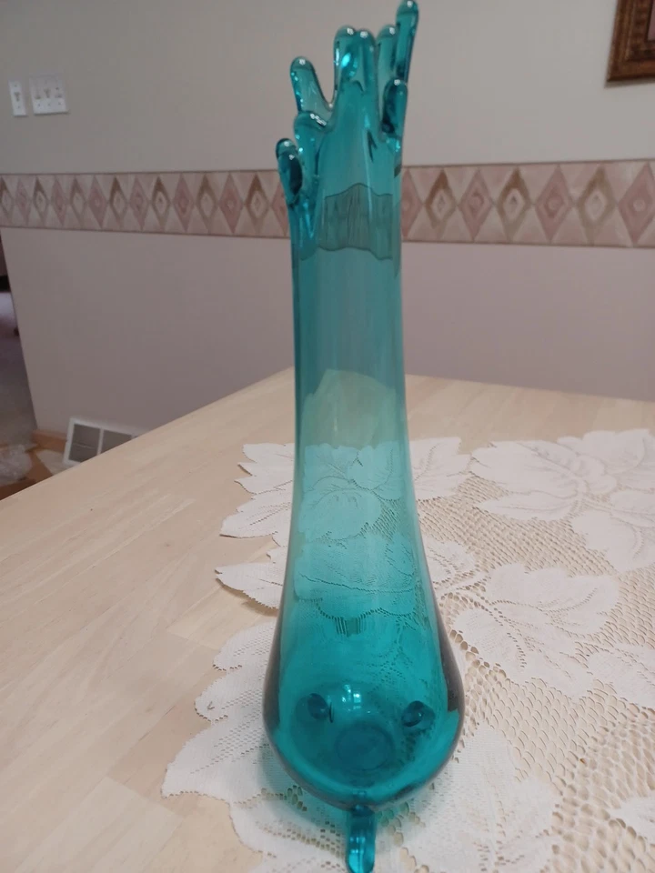 Vintage MCM LE Smith Swung Vase Blue Glass Tripod Feet - image 3 of 4