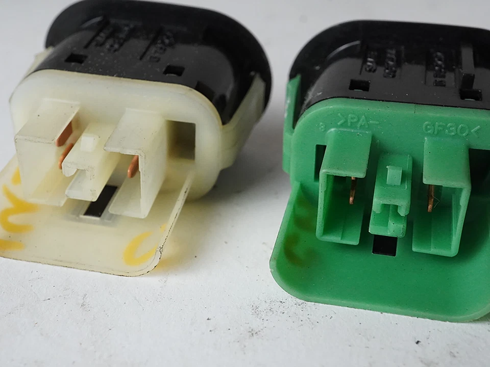 2000 - 2003 Saab 9-5 Trunk Release Fuel Door Opener Tcs Headlight Switch Button - Image 4 of 4