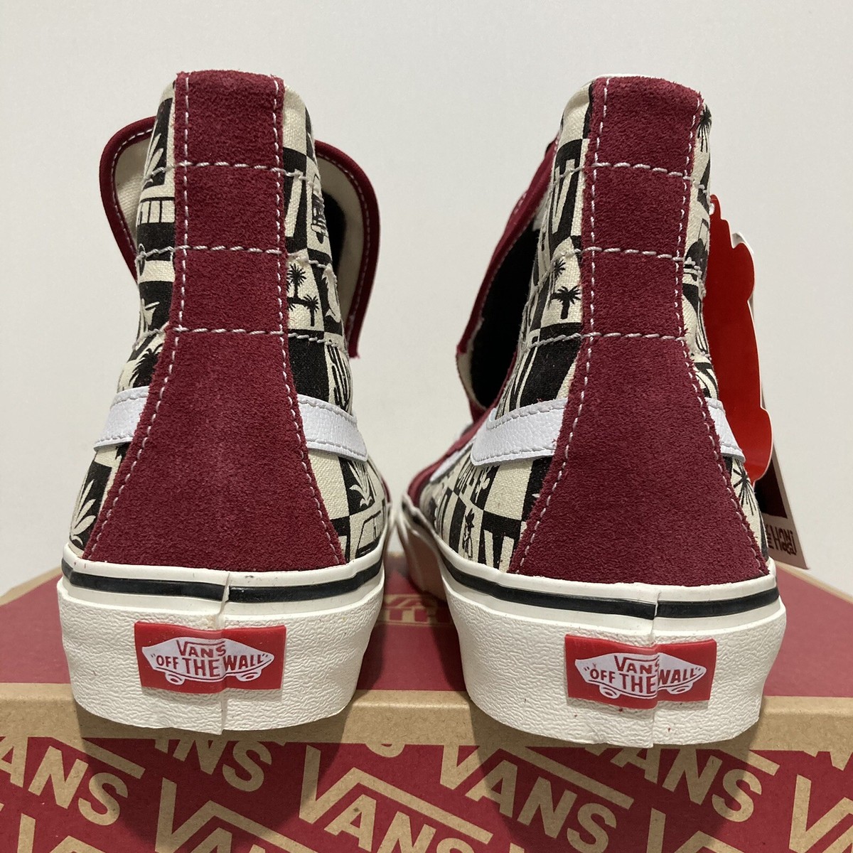 Yusuke Hanai × Vans Premium Old Skool 27 The Vans x Yusuke Hanai Premium Old Skool features hand