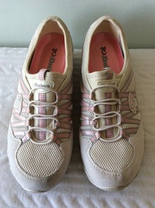 ladies beige skechers