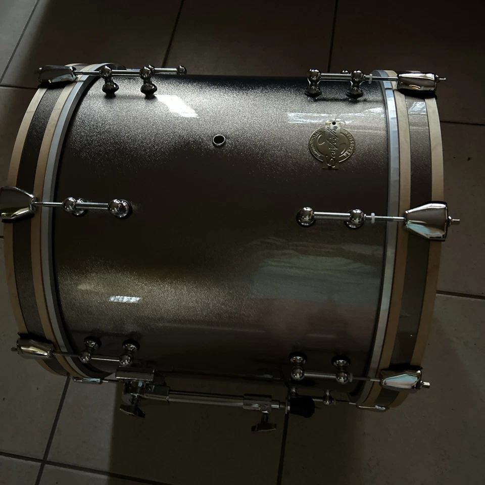 "Bajo Sawtooth Kick 18"" en perfecto estado..."  Foto 4 de 4