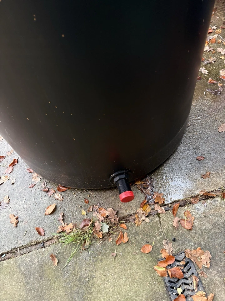 Rain Water Harvesting Tank 825L - Image 3 of 3