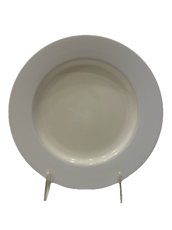 Noritake Colorwave White 8.5” Plate Preowned Excellent Condition 