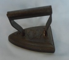 Old Antique Lyng Flat Iron No3 Sad Cast Iron Approx H 5" W 3.5" D 5.5" Door Stop