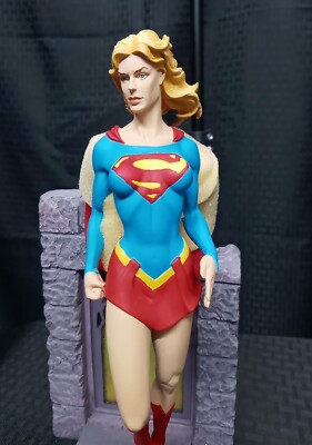 SUPERGIRL - Limited Statue #0482/2000 10.25'' Cold-Cast Porcelain