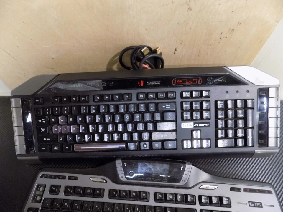 Lot of 3 gaming keyboards logitech and saitek g510 g15 and eclipse - Image 3 of 4