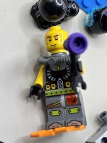 Atlantis / Town Diver Minifigures 8078 7977 2536 and Vintage 6437 Beach Buggy