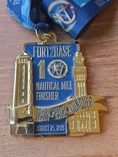 2013 Fort2Base 10 Nautical Mile Fort Sheridan Great Lakes Finisher Medal