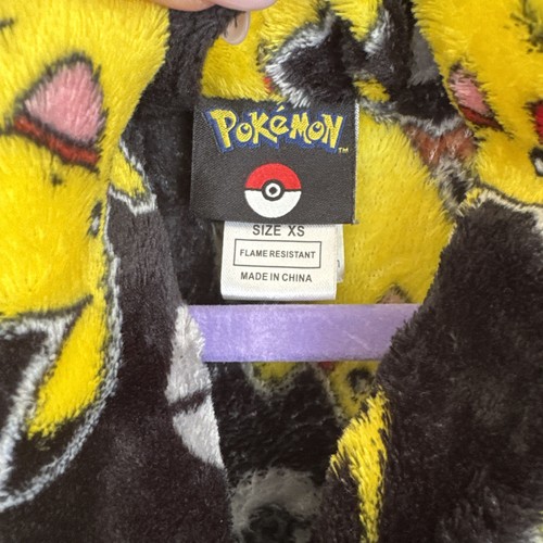 Childrens Pokemon Robe Size Xs Black And Yellow Pikachu - Picture 2 of 4