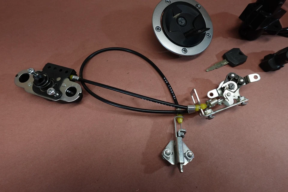 Juego de llaves de encendido Kawasaki Ninja ZX1400 ZX14R 2006-2011 tapa de gasolina Foto 2 de 4