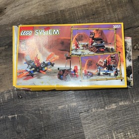 1999 LEGO 3051 Blaze Attack Not Complete w/Rare Flag & Instructions & Box