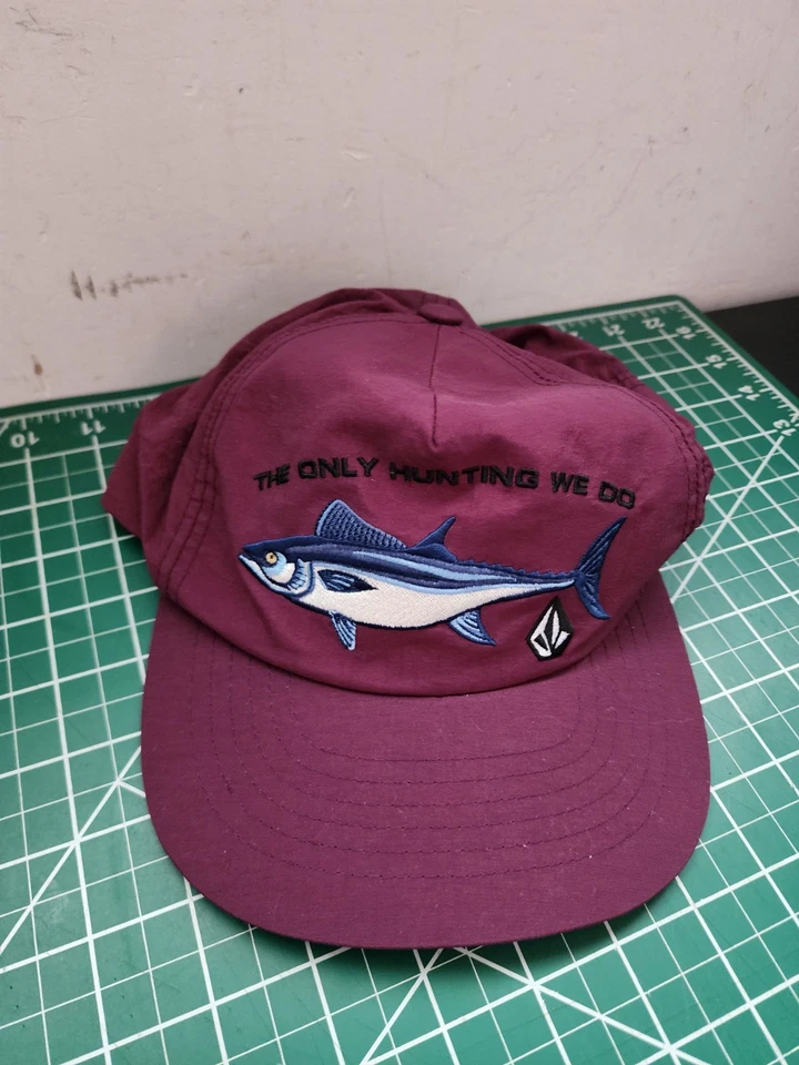 Volcom Men's Adjustable Snapback Hat Maroon One Size Fishinh Ahi DAMAGED - Image 2 of 4