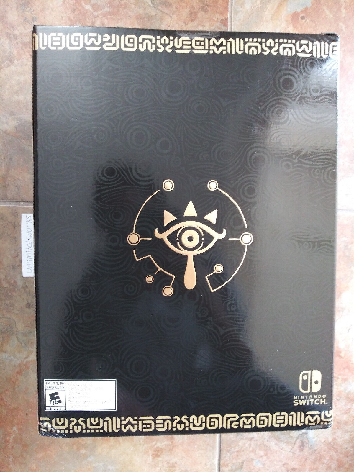 The Legend of Zelda: Breath of the Wild Deluxe Edition : The Complete  Official Guide by Piggyback (2017, Hardcover) for sale online