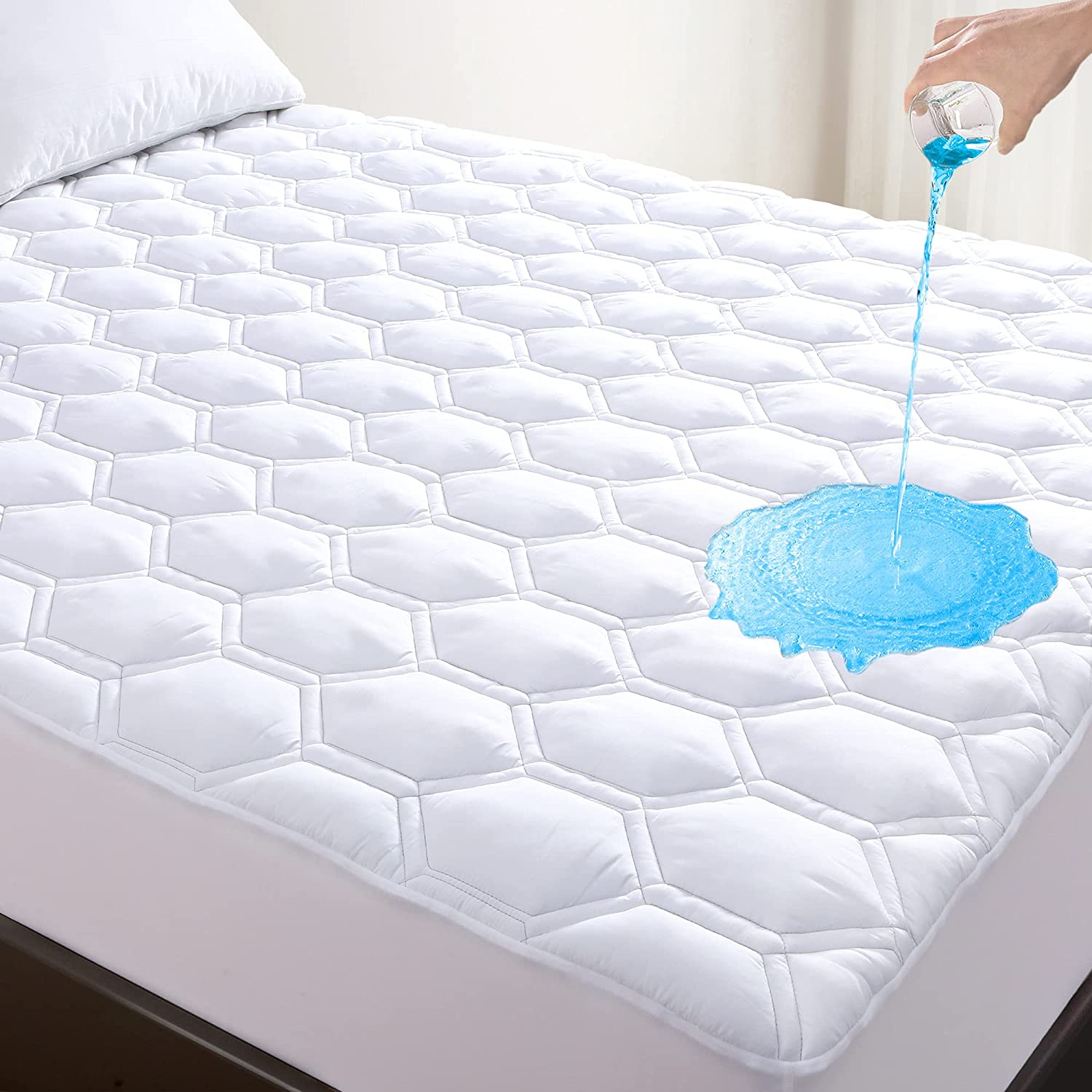 Queen Size Mattress Protector, Waterproof Breathable Soft Queen Mattress Pad Cov