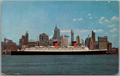 SS Queen Elizabeth Passing Lower Manhattan New York City Postcard V62