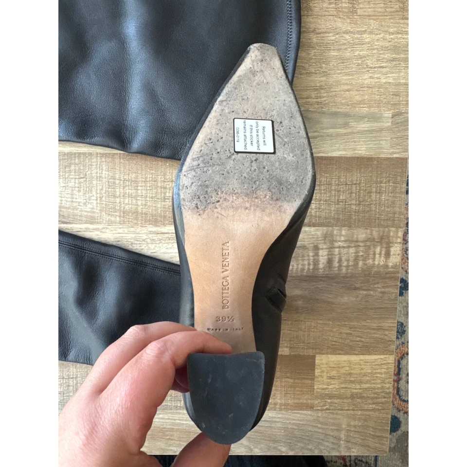 Women's Designer Bottega Veneta Black Knee High Leather Almond Boots size 39.5 - Image 4 of 4