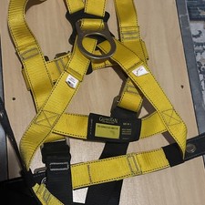 Guardian Fall Protection Harness – 310LB Capacity – Good Condition - M-L 