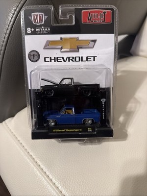M2 Machines Auto-Lift 2 Pack 1973 Chevrolet Cheyenne Super 10 1:64 Diecast