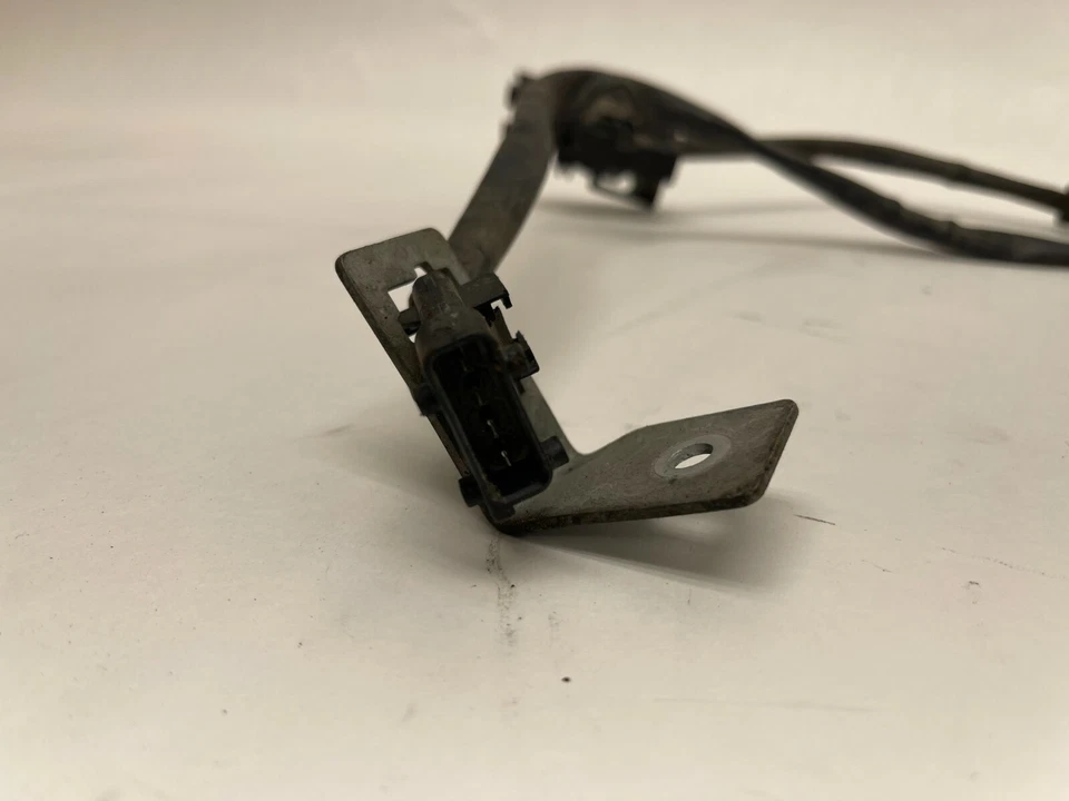 2005-2007 MASERATI COUPE GT RIGHT PASSENGER SIDE O2 LAMBDA MANIFOLD SENSOR OEM - Image 4 of 4