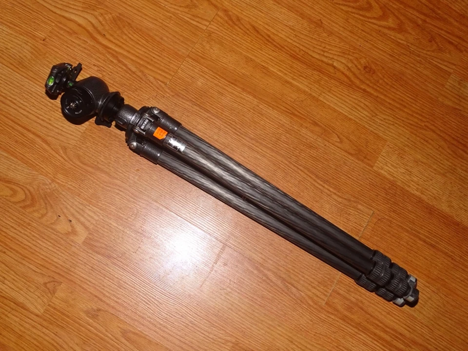 GITZO GT1531 6X CARBON FIBER LEG WITH GH2780 QR HEAD. - Image 4 of 4