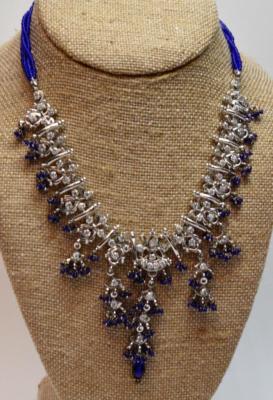 Designer Silvertone Klare Strass Dangle Kette Blau Kleine Perlen 16'' Halskette