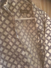 Dolce Gabbana   MEN  t-shirt buttons   X- Large  used good condition