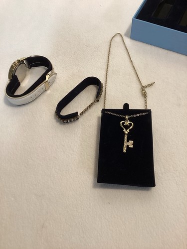 Bella & Rose watch and bracelet set - Picture 9 of 12